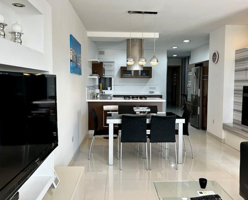 Salina Maisonette - Pool Access Apartment *